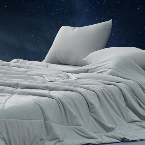 Temperature Regulating Comforter (Light Gray With Navy Trim / Ultimate Queen (90"x90"))