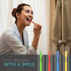 100 Pack Disposable Toothbrushes with Toothpaste (100 Pack)