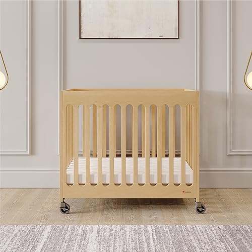 Boutique Folding Mini Wooden Baby Hotel Crib (Natural)