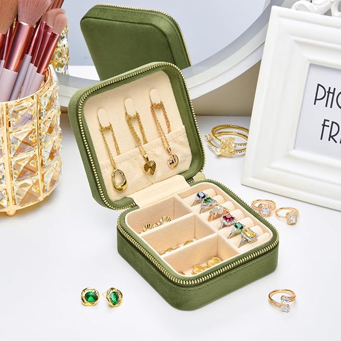 Travel Jewelry Case, Small Plush Velvet Jewelry Box - Image 4