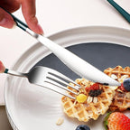 VANRA 4-Piece Portable Travel Utensils Set - Image 4