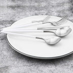 Gugrida 5-Piece Matte Silver Stainless Steel Satin Finish Flatware Set - Image 3