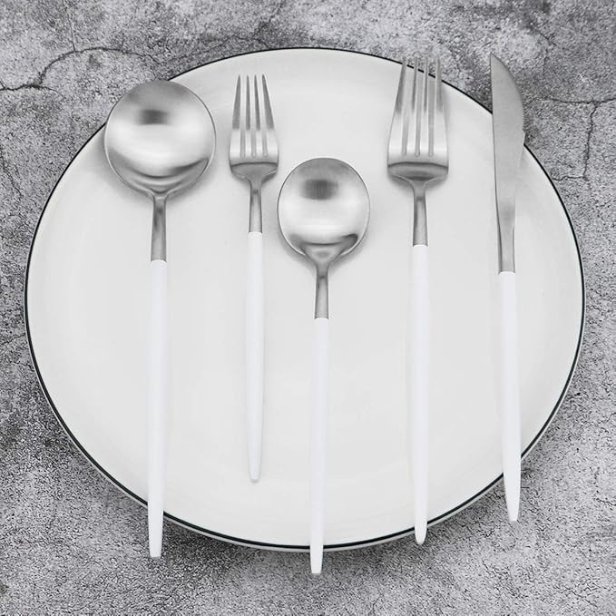Gugrida 5-Piece Matte Silver Stainless Steel Satin Finish Flatware Set - Image 6