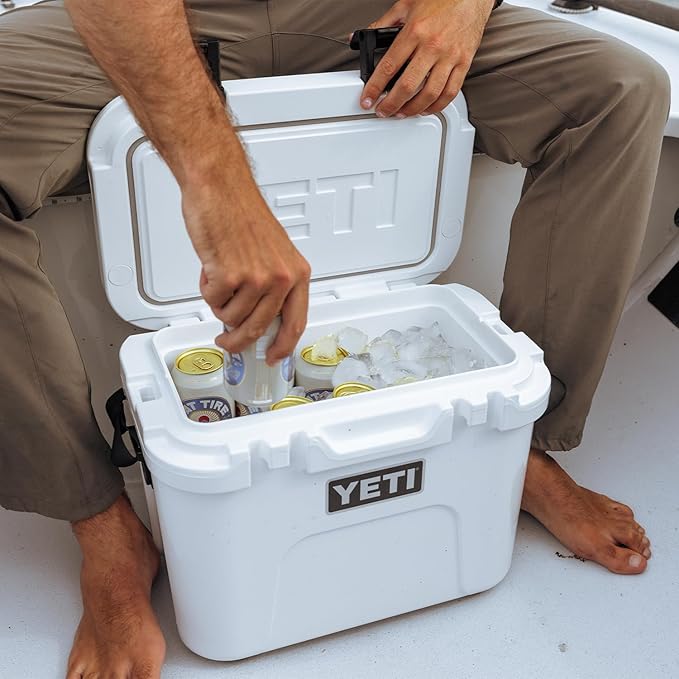 YETI Roadie 15 Hard Cooler - Image 6