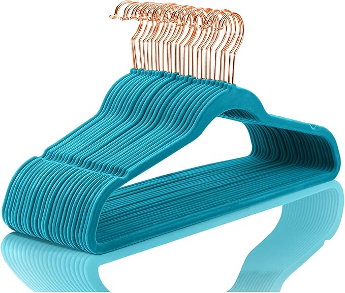 MIZGI Premium Velvet Hangers Heavy Duty by MIZGI