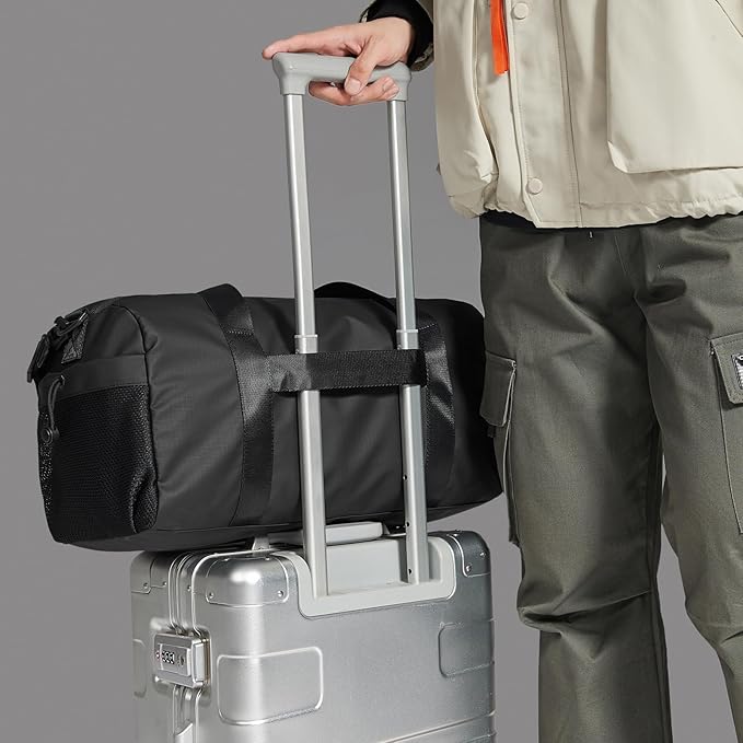 Small Gym Bag Duffel Bag for Men Women - Image 5