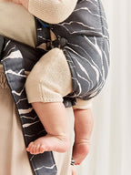 BabyBjörn Baby Carrier Mini, Anthracite/Landscape Print, Cotton | Newborn - Image 7