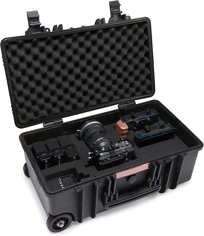 Amazon Basics Hard Camera Case - Image 10