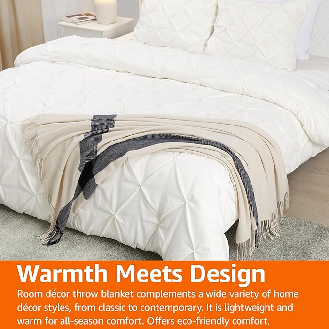 Amazon Basics Room Decor Throw Blanket, Lightweight and Cozy in Polyester - Image 7