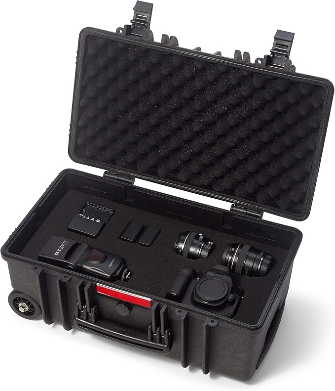 Amazon Basics Hard Camera Case - Image 6