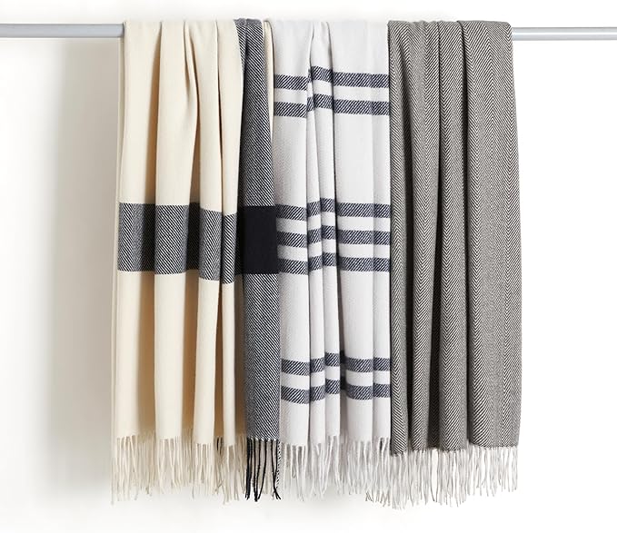Amazon Basics Cozy Room Décor Throw Blanket, Lightweight, Recycled Polyester - Image 3