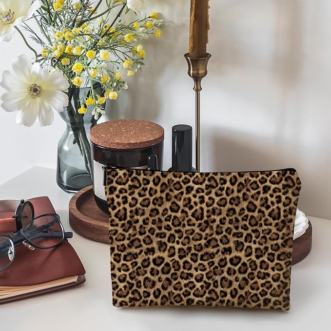 DILSJ Trendy Retro Leopard Print Makeup Bag, Rustic Cheetah Cosmetic Bags For Women, Leopard Gifts For Women, Cheetah Print Gifts Zipper Makeup Pouch Travel Organizer Toiletry Bag