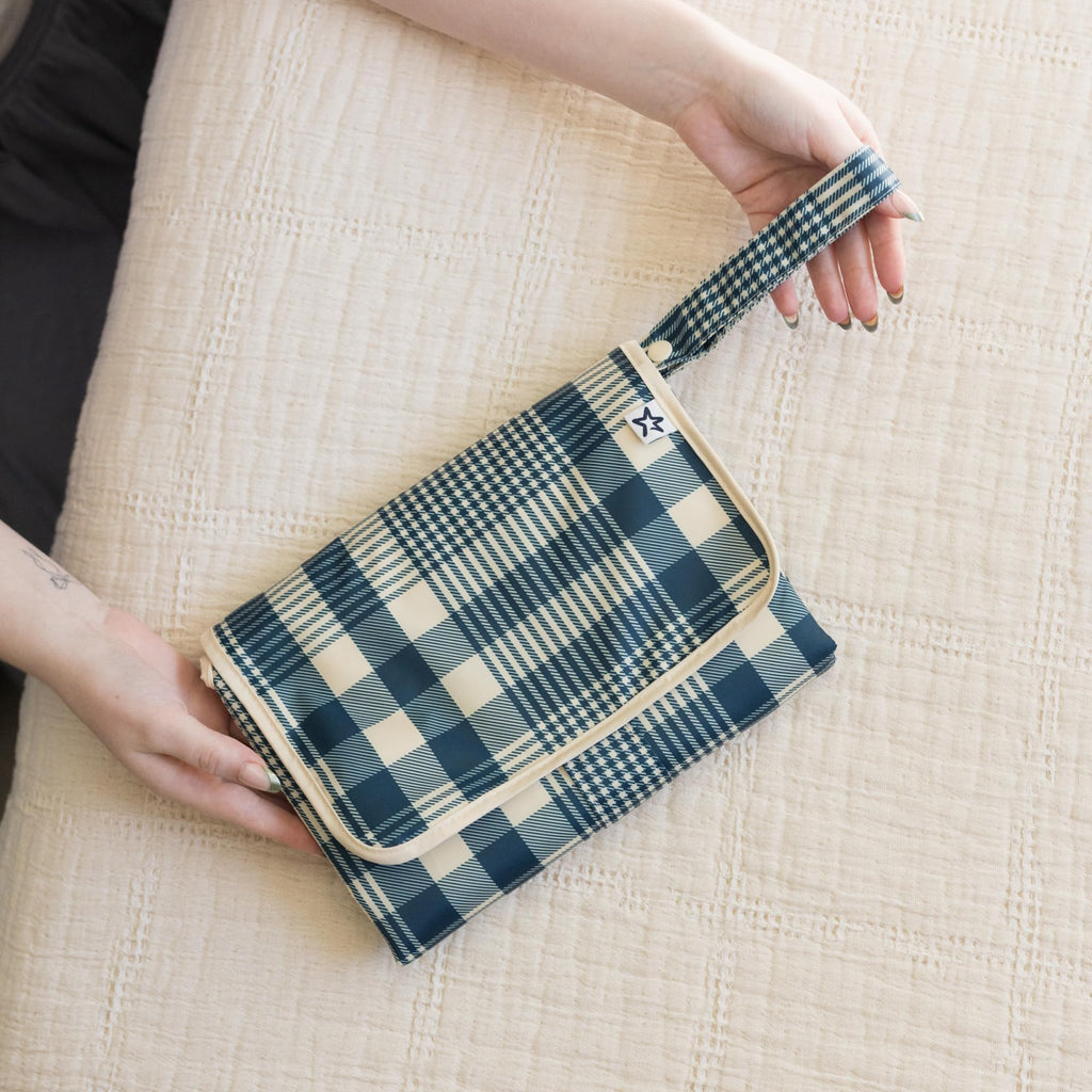Portable Diaper Changing Pad (Gingham)