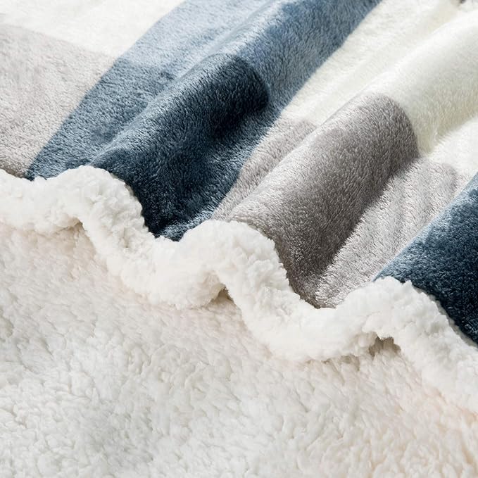 PU MEI 50"x60" Sherpa Fleece Blanket - Image 3