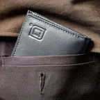 ID Stronghold Men's Leather Trifold Wallet - Image 6